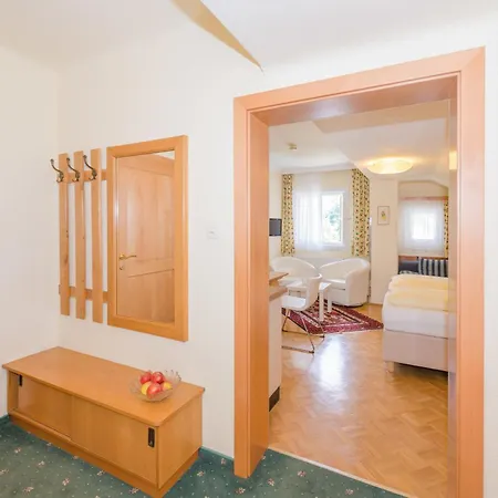 Апартаменти Life 3 By Alpenidyll *